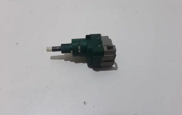 Volkswagen Touareg I Brake pedal sensor switch 7L6945511
