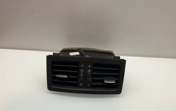BMW 5 E60 E61 Rear air vent grill 7129556 6932024 6932023