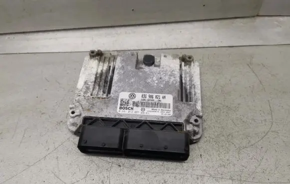 Volkswagen PASSAT B6 Engine control unit/module 03G906021AN 0281012085