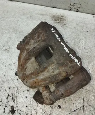 Toyota Corolla Verso AR10 Front brake caliper