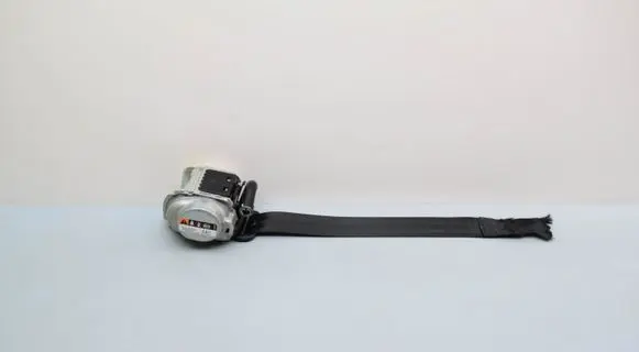 Rear seatbelt