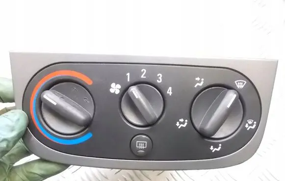 Opel Corsa C Interior fan control switch 00381520