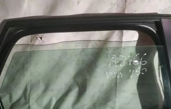 Volvo V50 Rear door window glass