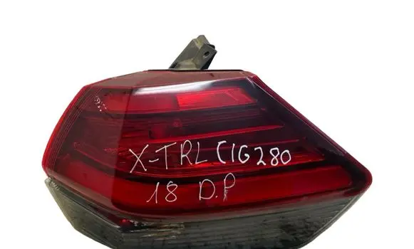 Nissan X-Trail T32 Rear/tail lights 22023746 E1324786