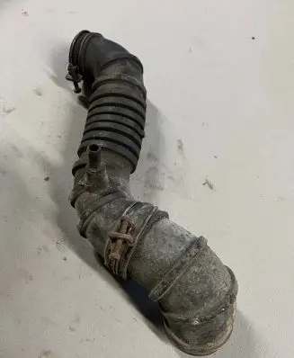 Mitsubishi L200 Air intake hose/pipe