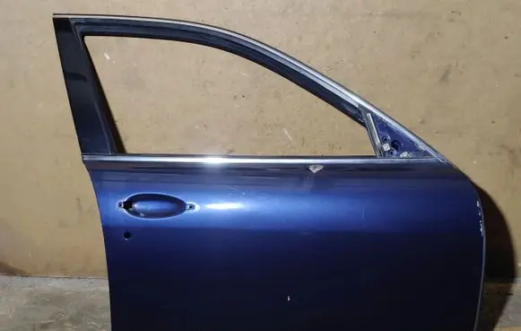 Maserati Quattroporte Front door