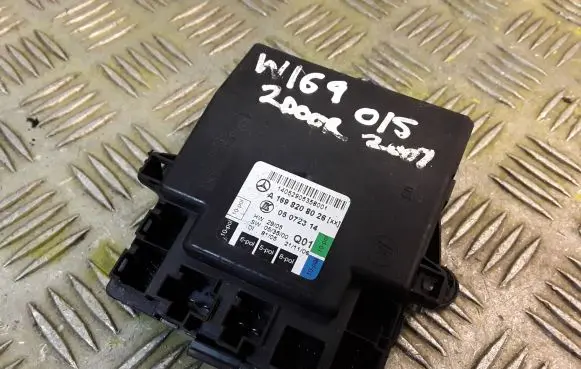 Mercedes-Benz A W169 Door control unit/module 1698208026 A1698208026