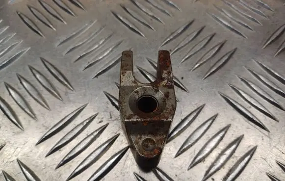 Toyota Yaris Fuel Injector clamp holder 