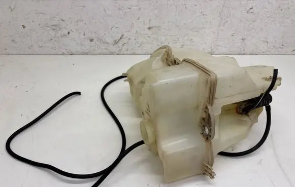 Volvo S60 Windshield washer fluid reservoir/tank 8693773