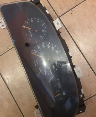 Mazda 626 Speedometer (instrument cluster) GA5RB