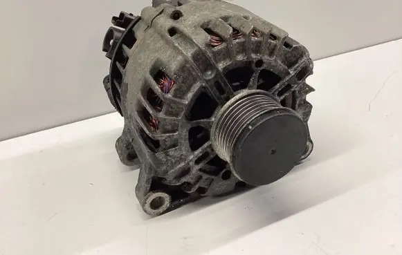 Citroen C4 I Picasso Generator/alternator 9664779680