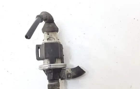 Audi A6 S6 C4 4A Vacuum valve 