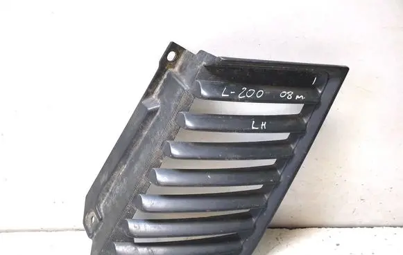 Mitsubishi L200 Front grill 142329