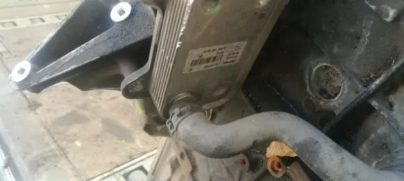 Engine oil radiator