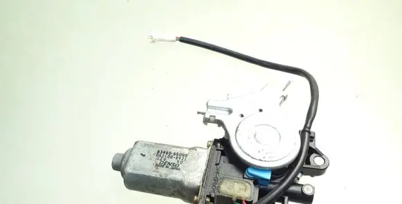 Suzuki Grand Vitara I Front door window regulator motor 8346065D00 0621008921