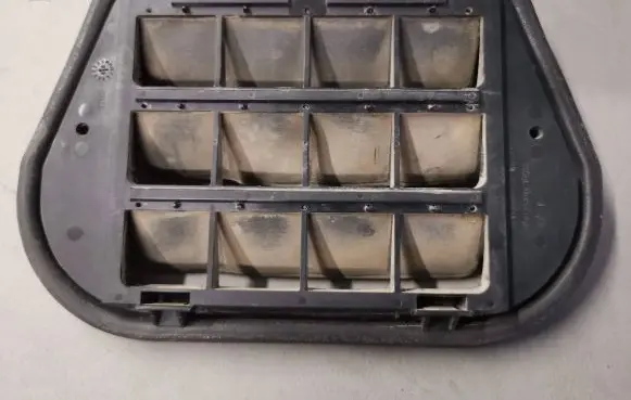 Volvo S70 V70 V70 XC Quarter panel pressure vent 9166414 6903