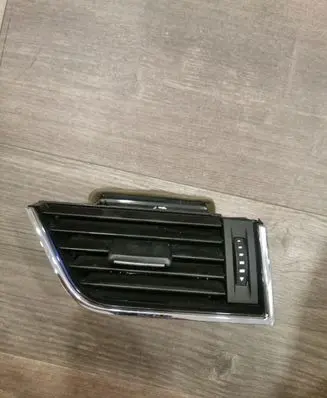 Skoda Octavia Mk3 (5E) Dashboard side air vent grill/cover trim 5E0819702