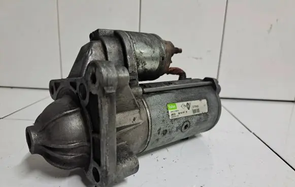 Renault Laguna II Starter motor 8200331251 D7R49 0216HF
