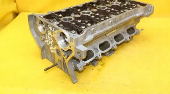 Volkswagen PASSAT B5 Engine head 06B103373AM