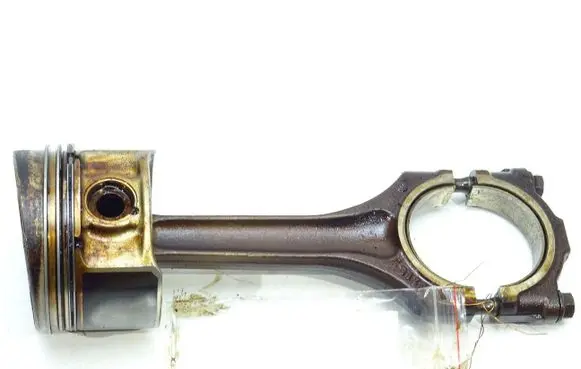 Ford Galaxy Piston with connecting rod AYL