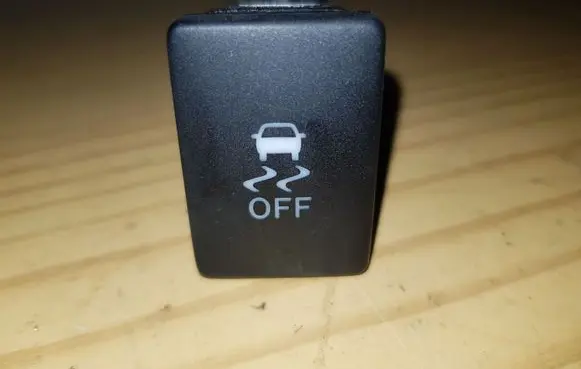 Toyota Avensis T270 ESP (stability program) switch 15C032