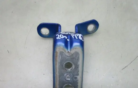 KIA Soul Front door lower hinge 