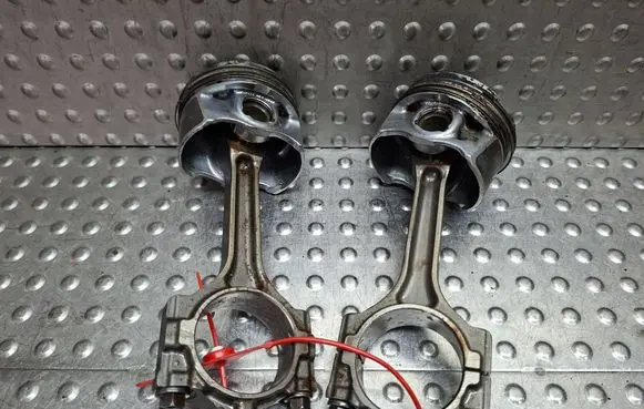 Opel Corsa E Piston with connecting rod S27624540 12638854