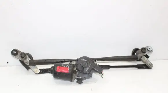 KIA Sorento Front wiper linkage and motor 981102P900