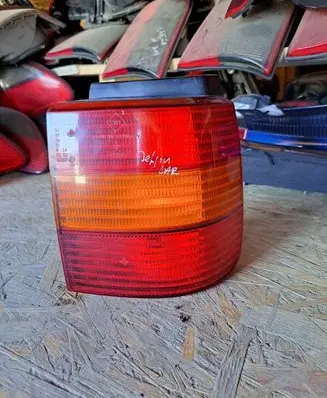 Volkswagen PASSAT B4 Rear/tail lights 3A9945112