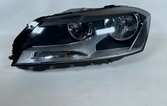 Volkswagen PASSAT B7 Headlight/headlamp