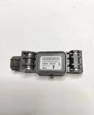 Suzuki Grand Vitara II Airbag deployment crash/impact sensor 3893065J30