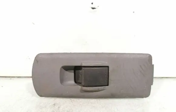 Mitsubishi Colt Electric window control switch C8DD391M MN141020