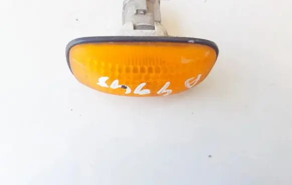 Nissan Almera Front fender indicator light