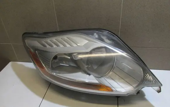 Ford Kuga I Headlights/headlamps set 13W029
