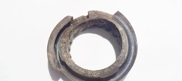 Audi A4 S4 B5 8D Front coil spring rubber mount 357512149a 02474212
