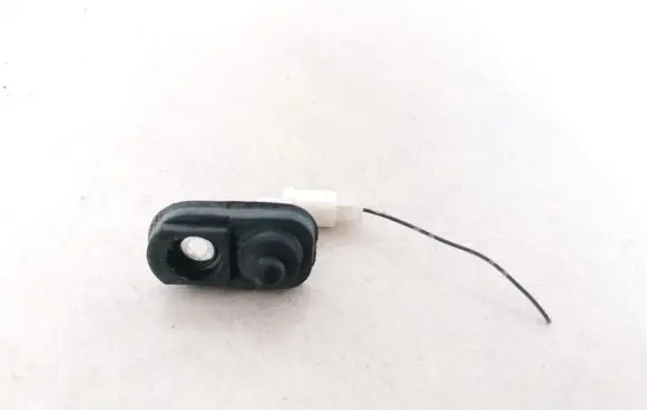 Suzuki Swift I Front door sensor 