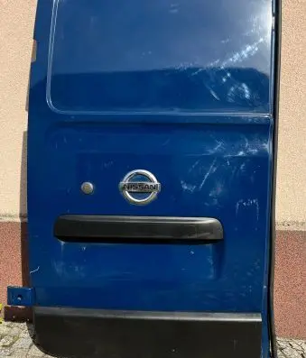 Nissan NV400 Rear door