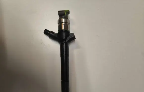 Toyota Avensis T250 Fuel injector 236700R160 02M01396