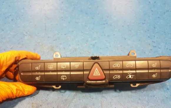 Mercedes-Benz Vito Viano W639 Tailgate/trunk/boot open switch A6395450407