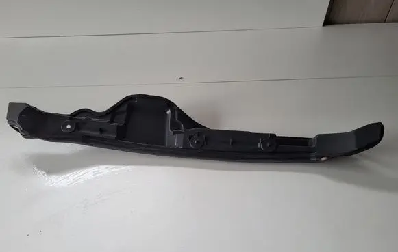 Toyota Verso Fender end trim 
