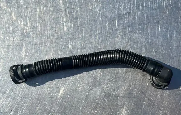 Seat Leon (1P) Breather hose/pipe 06A131127L