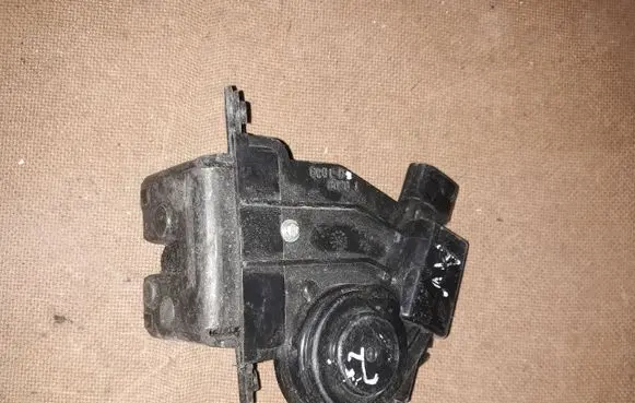 Toyota Avensis T270 Tailgate/trunk/boot lock/catch/latch