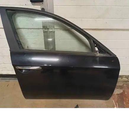 Alfa Romeo 159 Front door