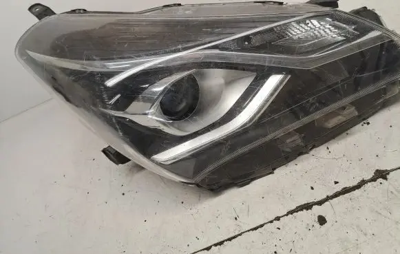 Toyota Yaris Headlight/headlamp 0D1970D198