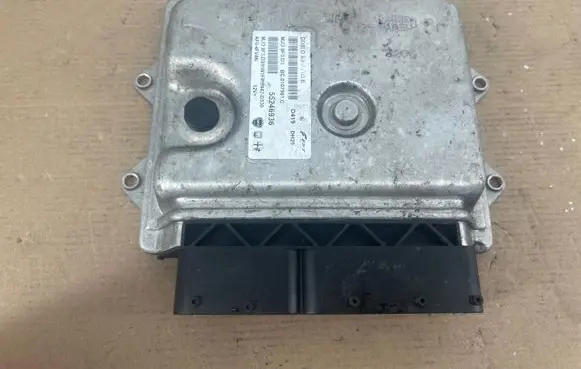 Opel Combo D Engine control unit/module 55246936 BC0107961C