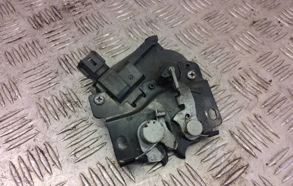 Nissan Leaf II (ZE1) Fuel tank cap lock 