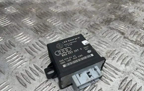 Audi A4 S4 B8 8K Light module LCM 8K0907357