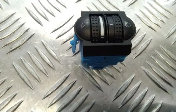 Volkswagen Touareg I Headlight level height control switch 7L6941333F