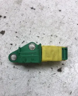 Volkswagen Golf V Airbag deployment crash/impact sensor 1K0909606D 5WK43273