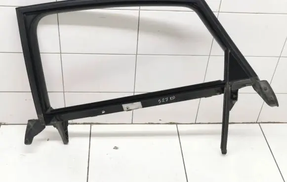 Audi A6 S6 C6 4F Front door window/glass frame 4f0867415c